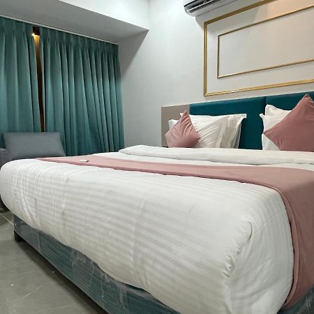 Hotel The Vital Σουράτ Εξωτερικό φωτογραφία