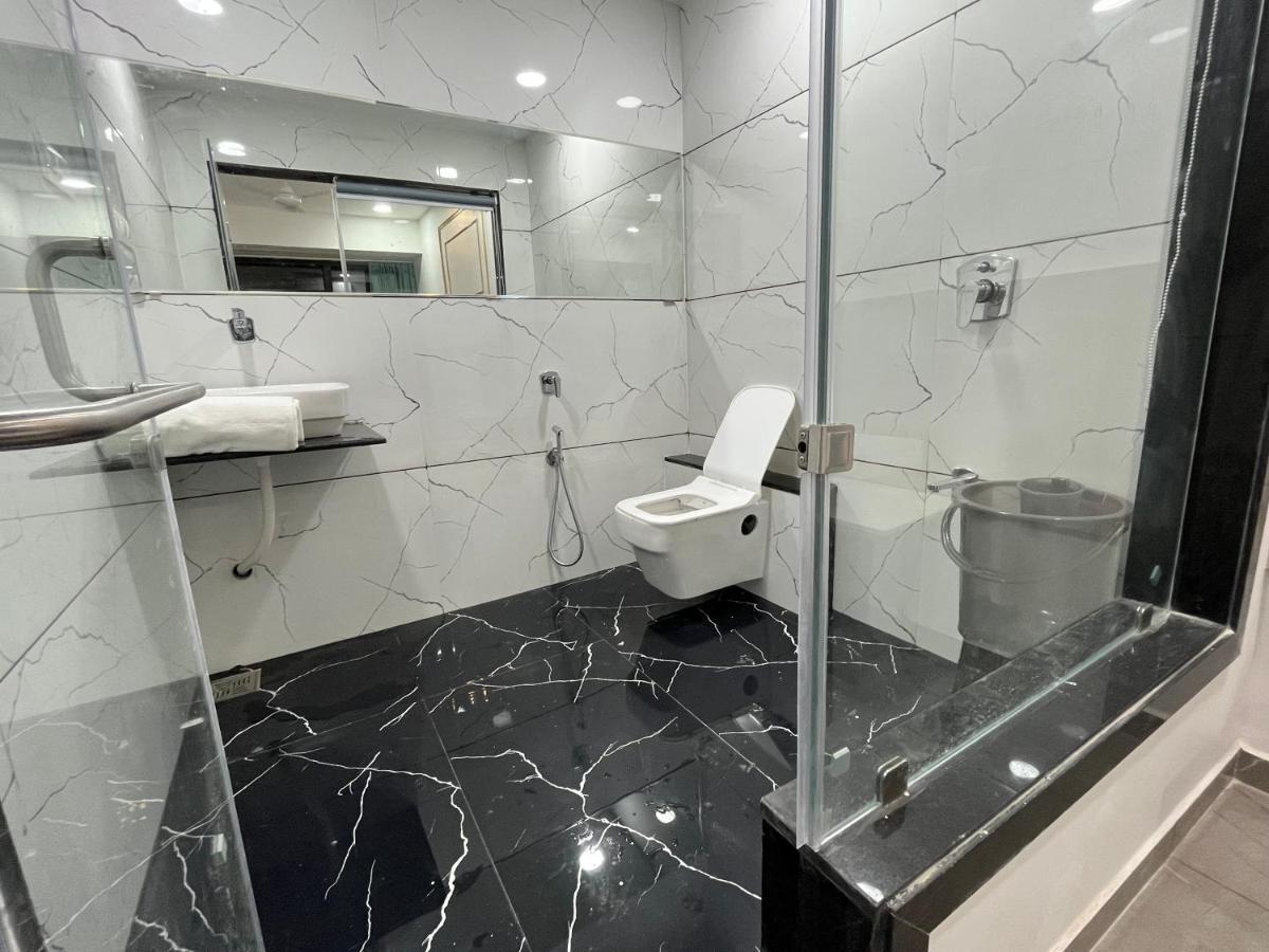 Hotel The Vital Σουράτ Εξωτερικό φωτογραφία
