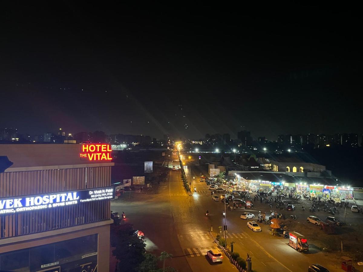 Hotel The Vital Σουράτ Εξωτερικό φωτογραφία