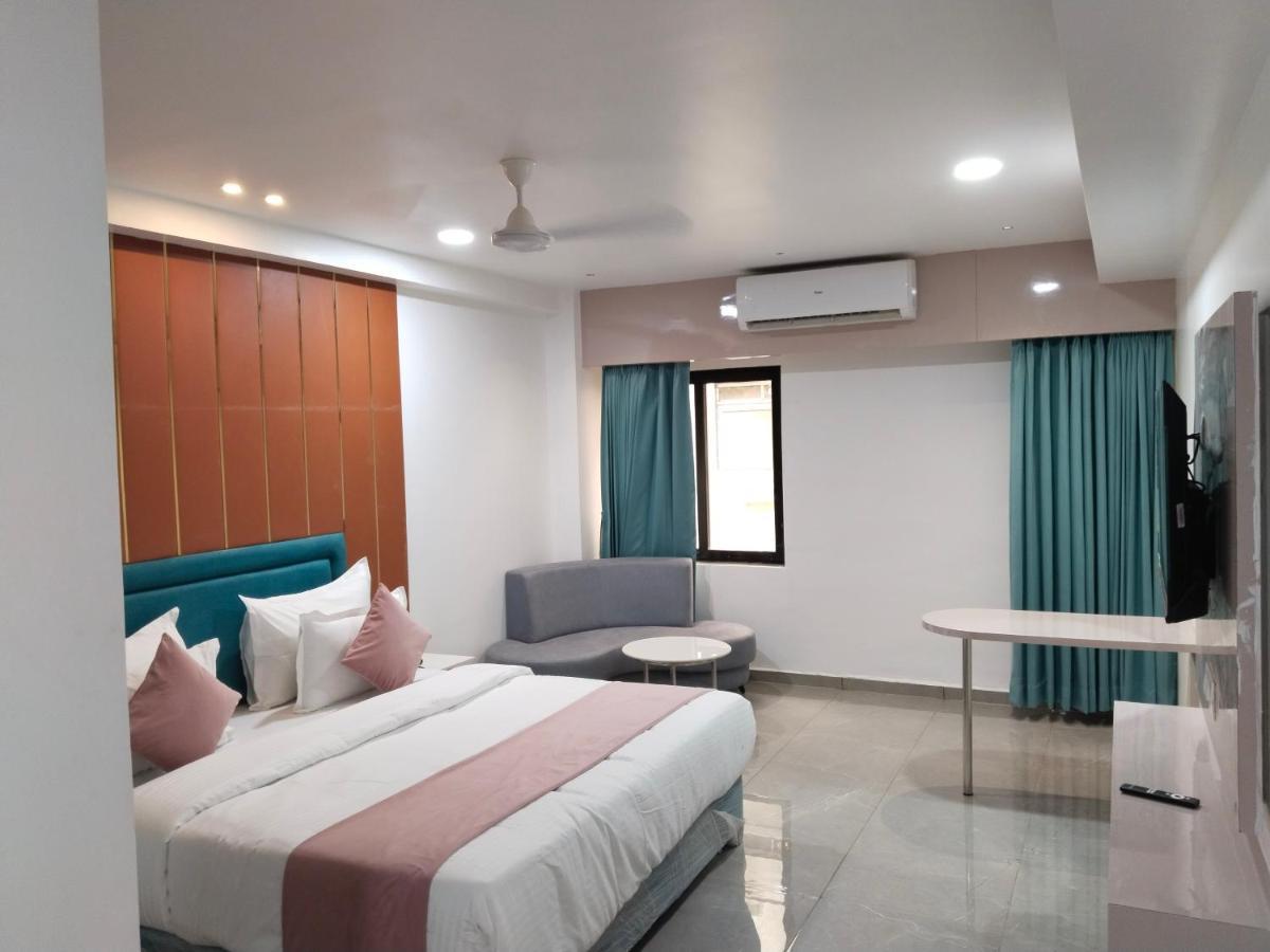 Hotel The Vital Σουράτ Εξωτερικό φωτογραφία